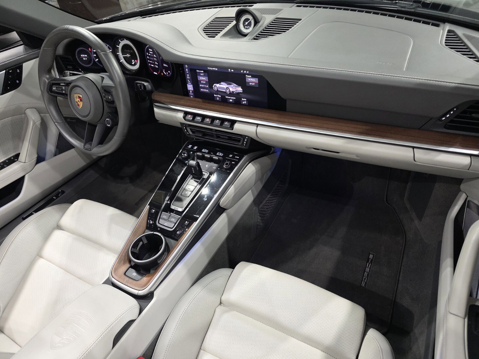 Used 2021 Porsche 911 Turbo S image 23