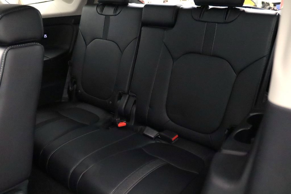 Used 2023 Honda Pilot Touring image 12