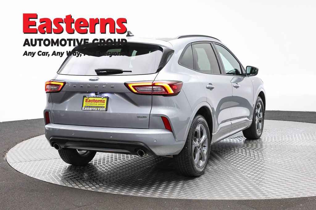 Used 2023 Ford Escape ST-Line Select w/ Tech Pack #1 AWD/4WD image 5