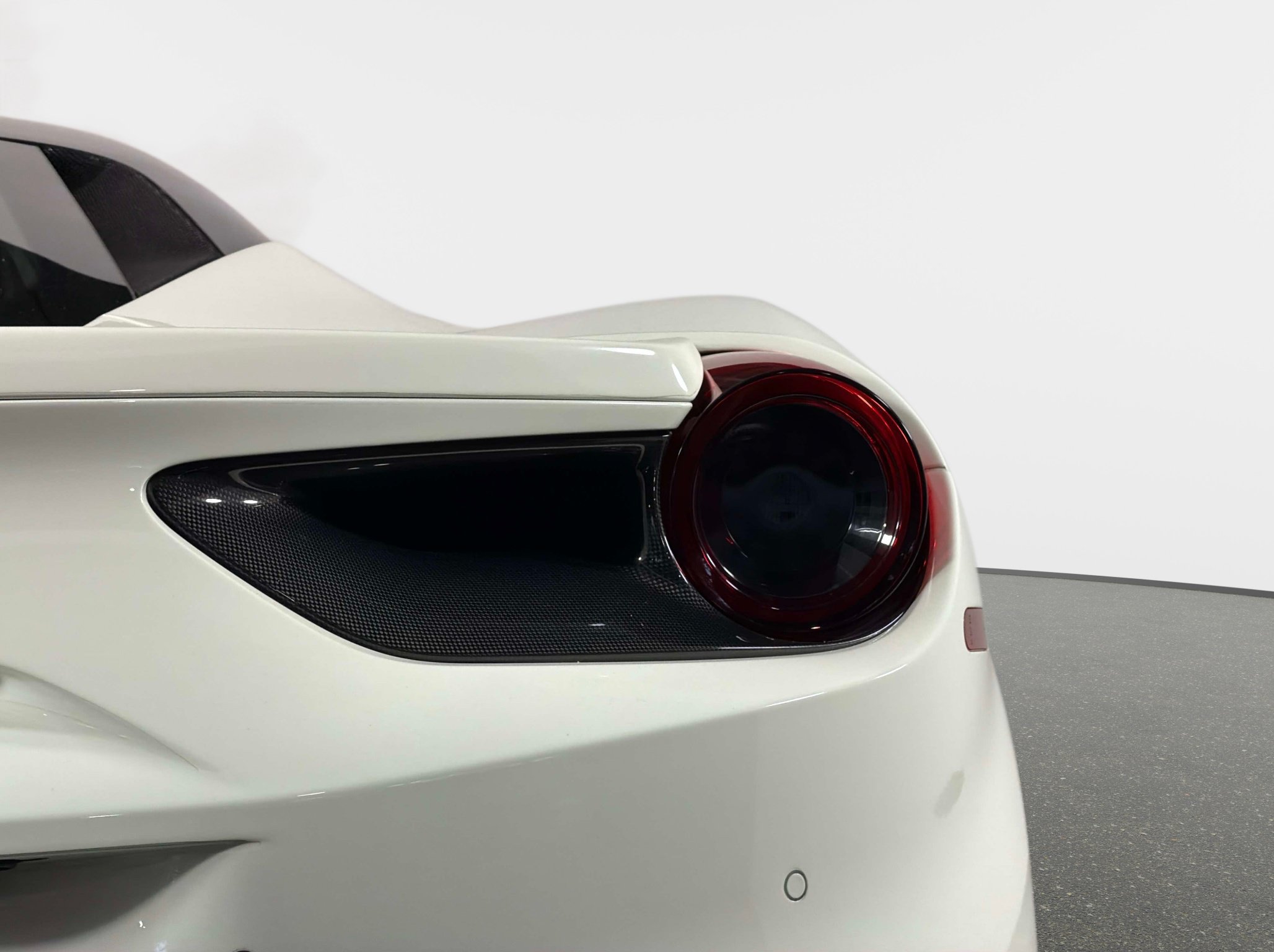 Used 2019 Ferrari 488 GTB RWD image 10
