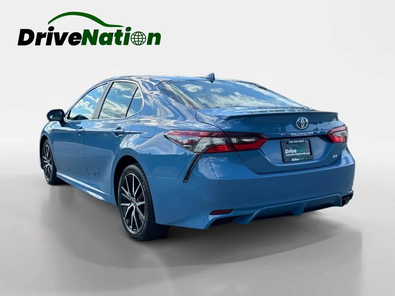 Used 2023 Toyota Camry SE FWD image 7