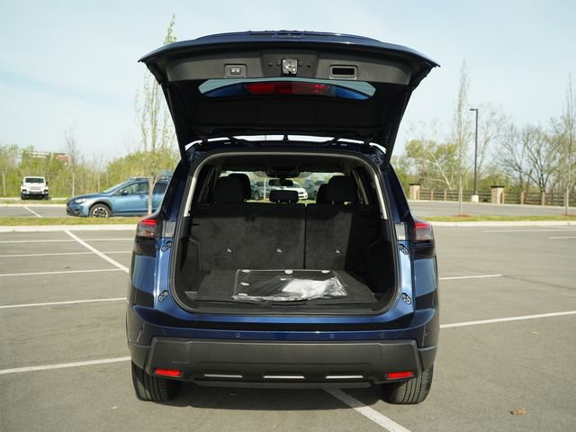 Used 2025 Nissan Rogue SV FWD image 17