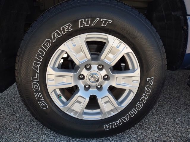 Used 2017 Nissan Titan SV image 28