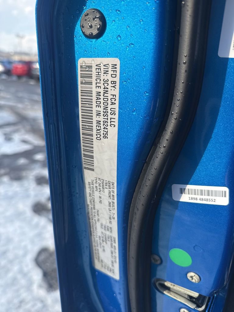 Used 2025 Jeep Compass Trailhawk image 13