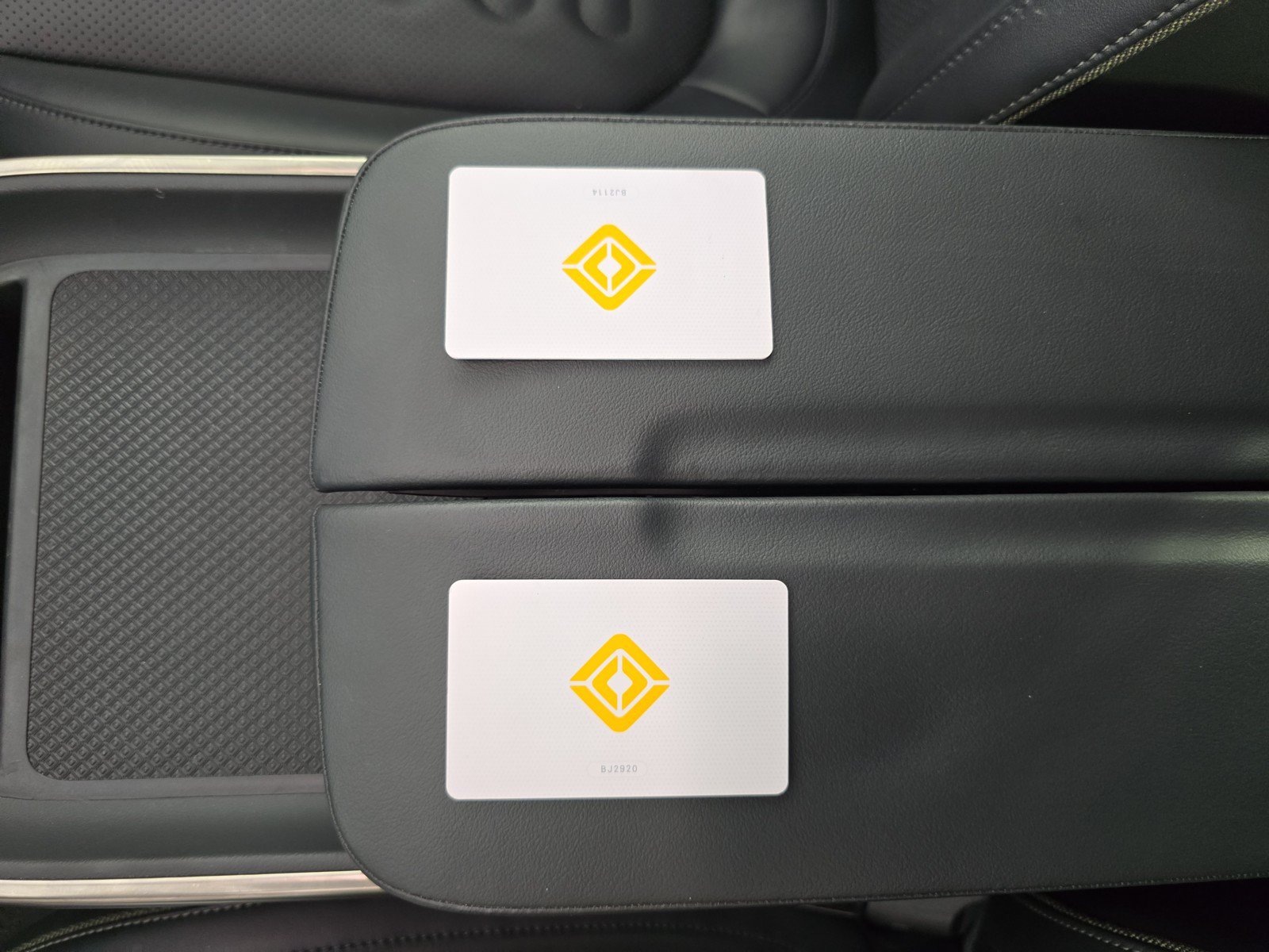 Used 2024 Rivian R1S Adventure AWD/4WD image 30