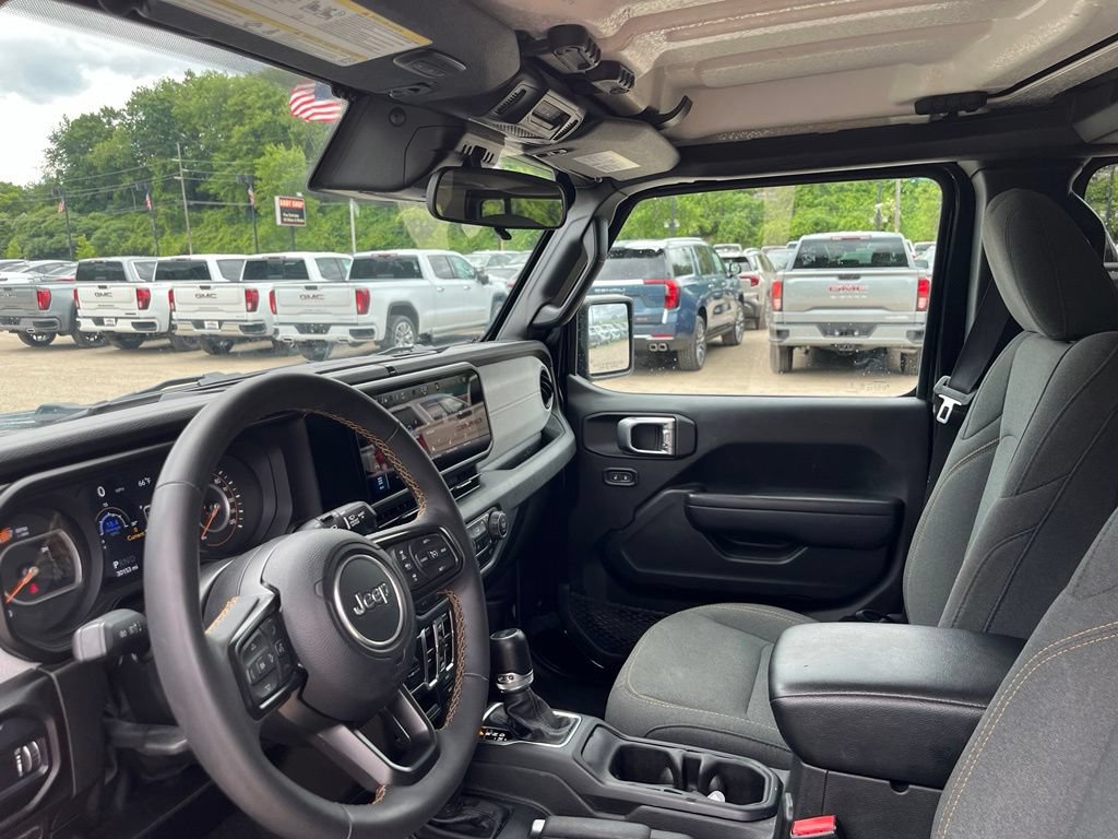 Used 2024 Jeep Wrangler Unlimited Sport AWD/4WD image 19