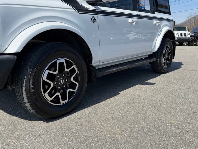Used 2023 Ford Bronco Outer Banks image 9