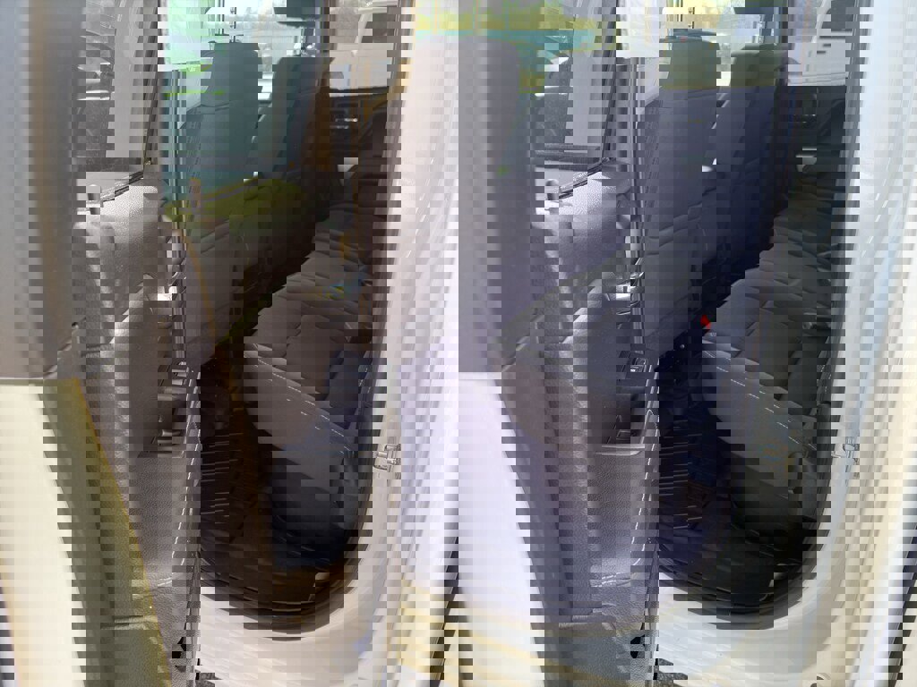 Used 2018 Chevrolet Silverado 1500 LT w/ All Star Edition image 15