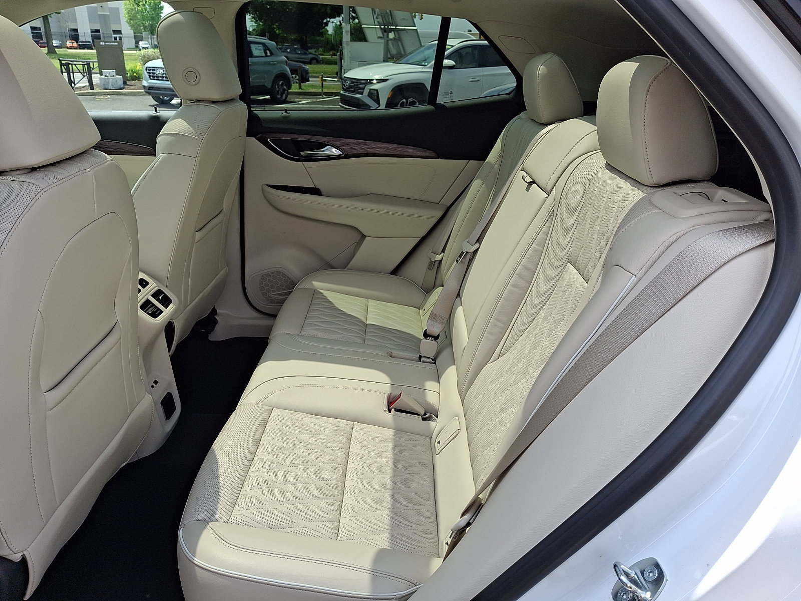 Used 2021 Buick Envision Avenir AWD/4WD image 10