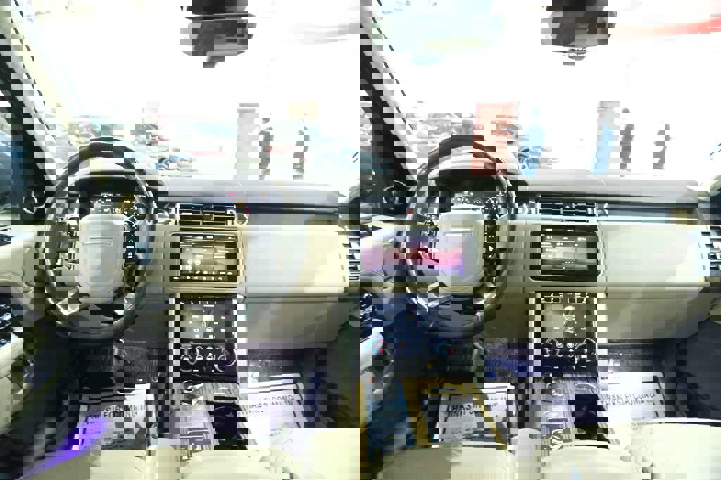 Used 2018 Land Rover Range Rover Long Wheelbase Supercharged image 33