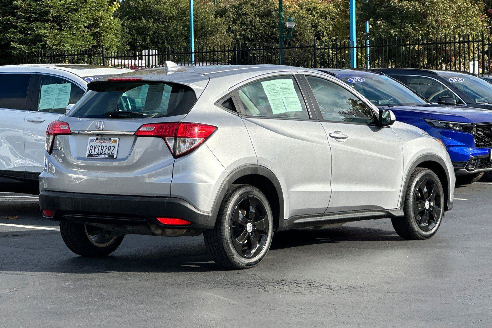 Certified 2022 Honda HR-V LX image 3
