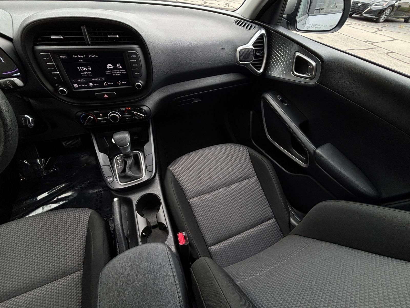 Used 2025 Kia Soul LX w/ LX Technology Package FWD image 33