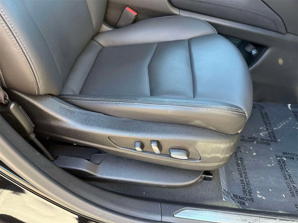 Used 2025 Cadillac XT5 Premium Luxury image 15