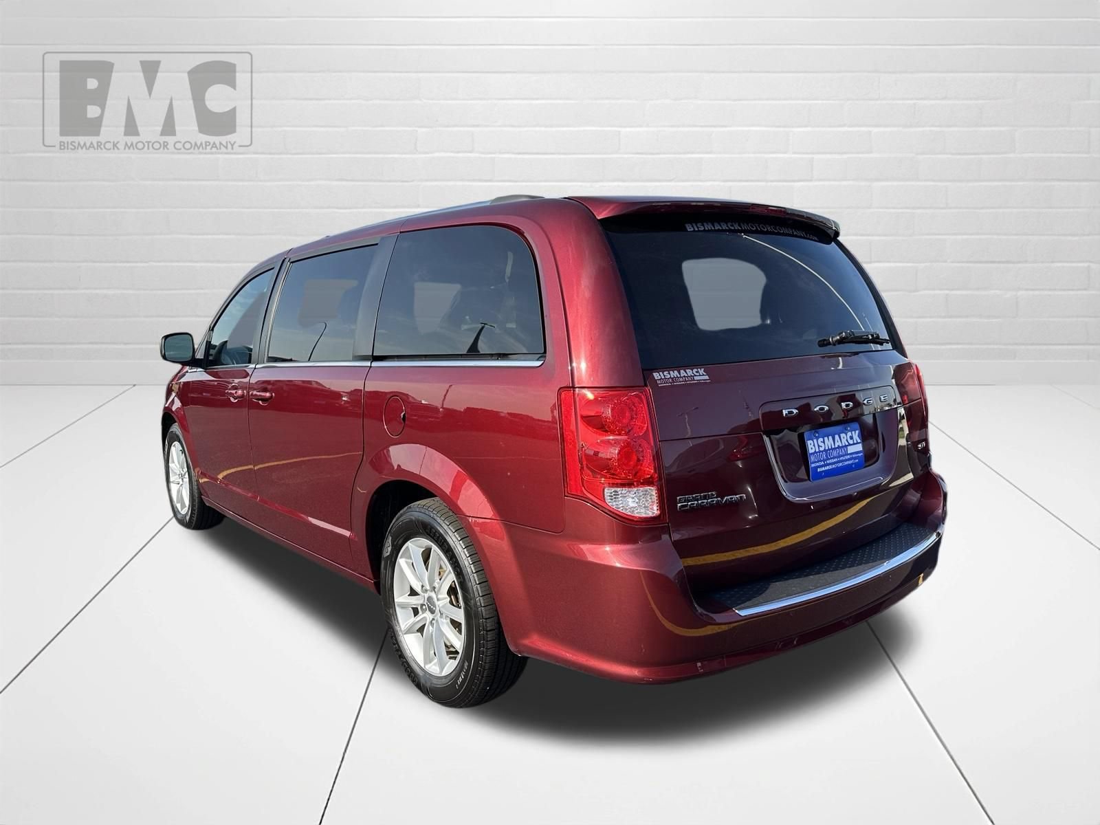 Used 2020 Dodge Grand Caravan SXT w/ Driver Convenience Group FWD image 4