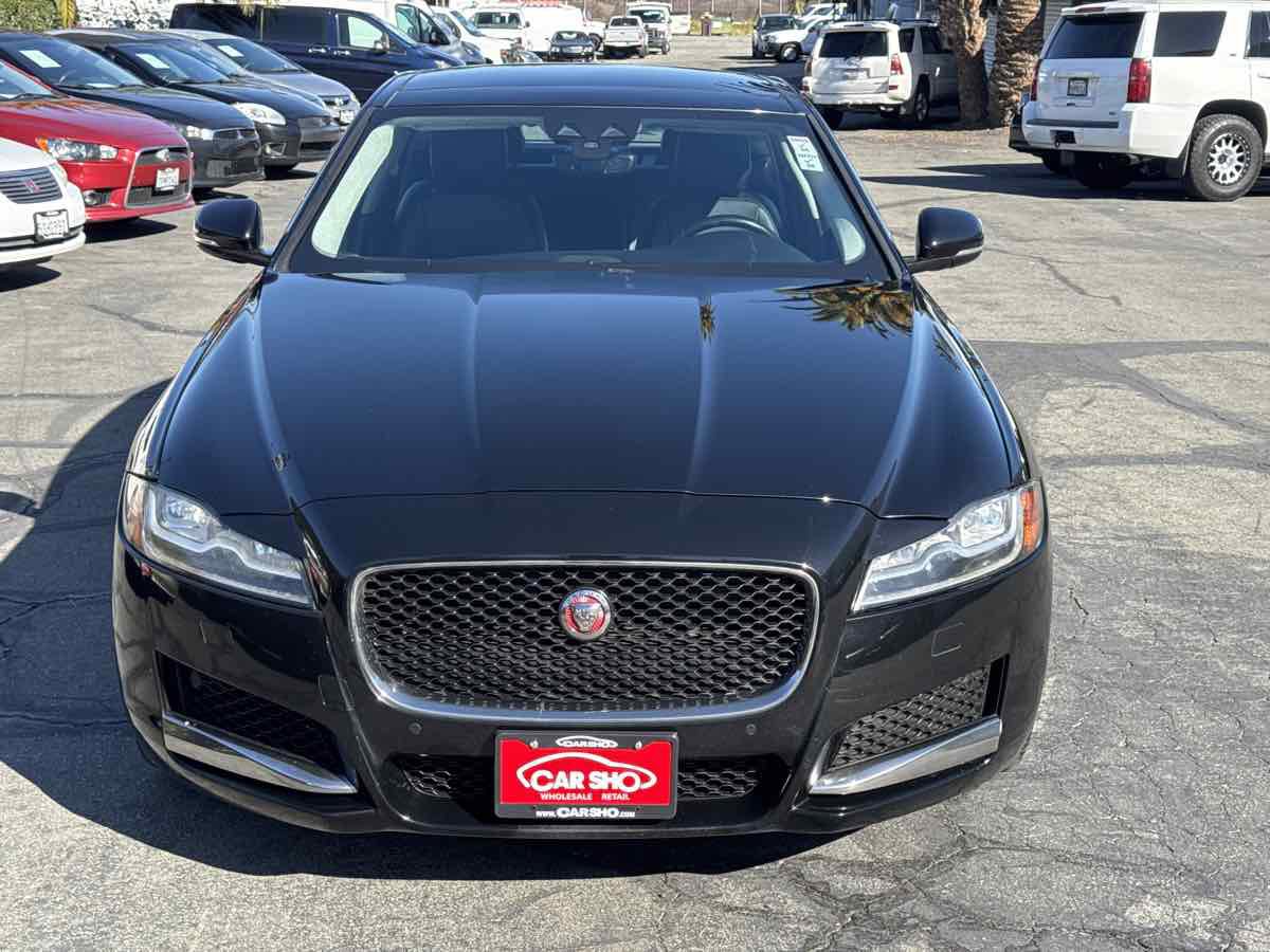 Used 2020 Jaguar XF Premium image 2