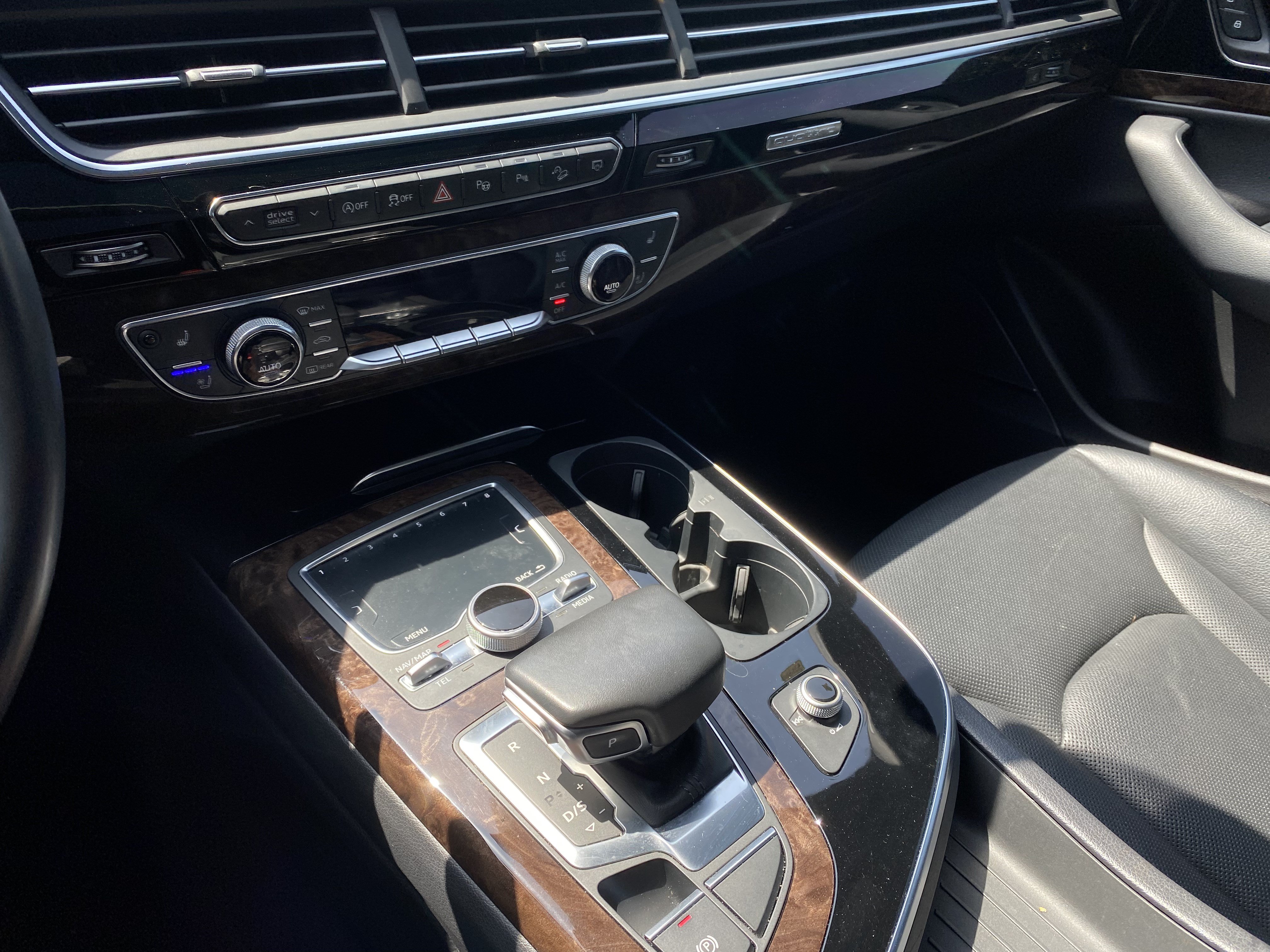Used 2019 Audi Q7 3.0T Premium Plus w/ Premium Plus Package AWD/4WD image 17