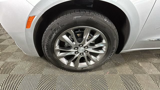 Used 2022 Buick Enclave Avenir w/ Avenir Technology Package AWD/4WD image 9
