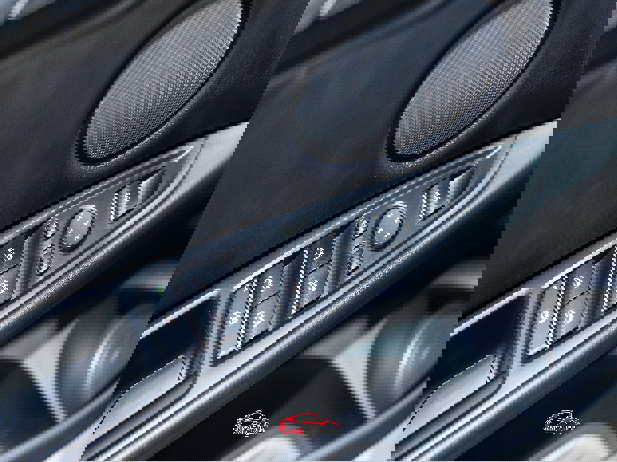 Used 2019 BMW X6 xDrive50i w/ M Sport Package image 43