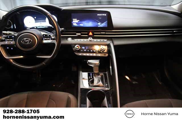 Used 2023 Hyundai Elantra SEL w/ Convenience Package FWD image 12