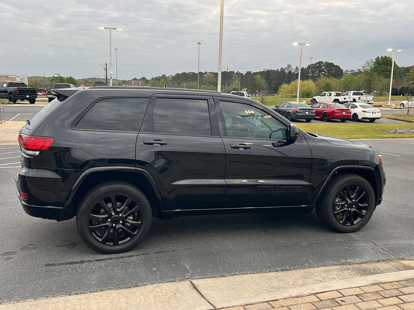 Used 2021 Jeep Grand Cherokee Laredo X image 7
