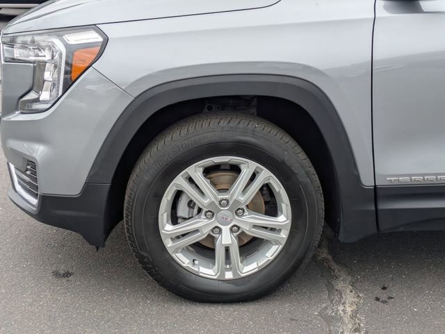 Used 2024 GMC Terrain SLE w/ Driver Convenience Package image 10