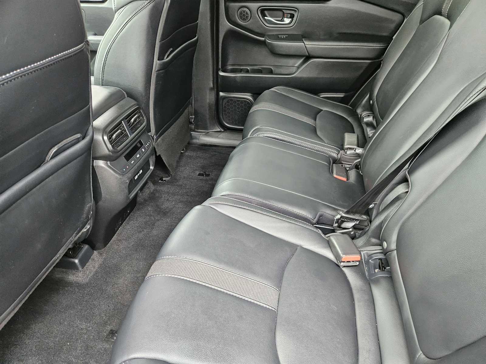 Used 2023 Honda Pilot EX-L image 28