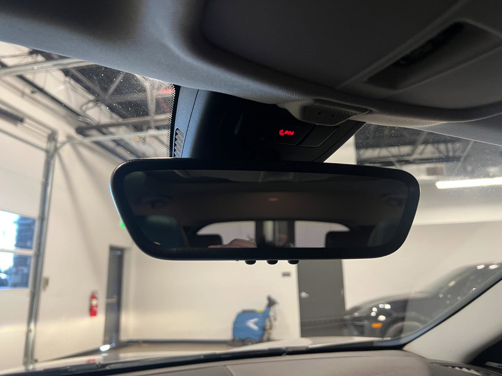 Used 2018 INFINITI QX30 Premium w/ Navigation Package image 22