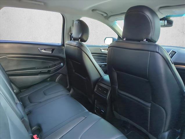 Used 2019 Ford Edge Titanium image 25