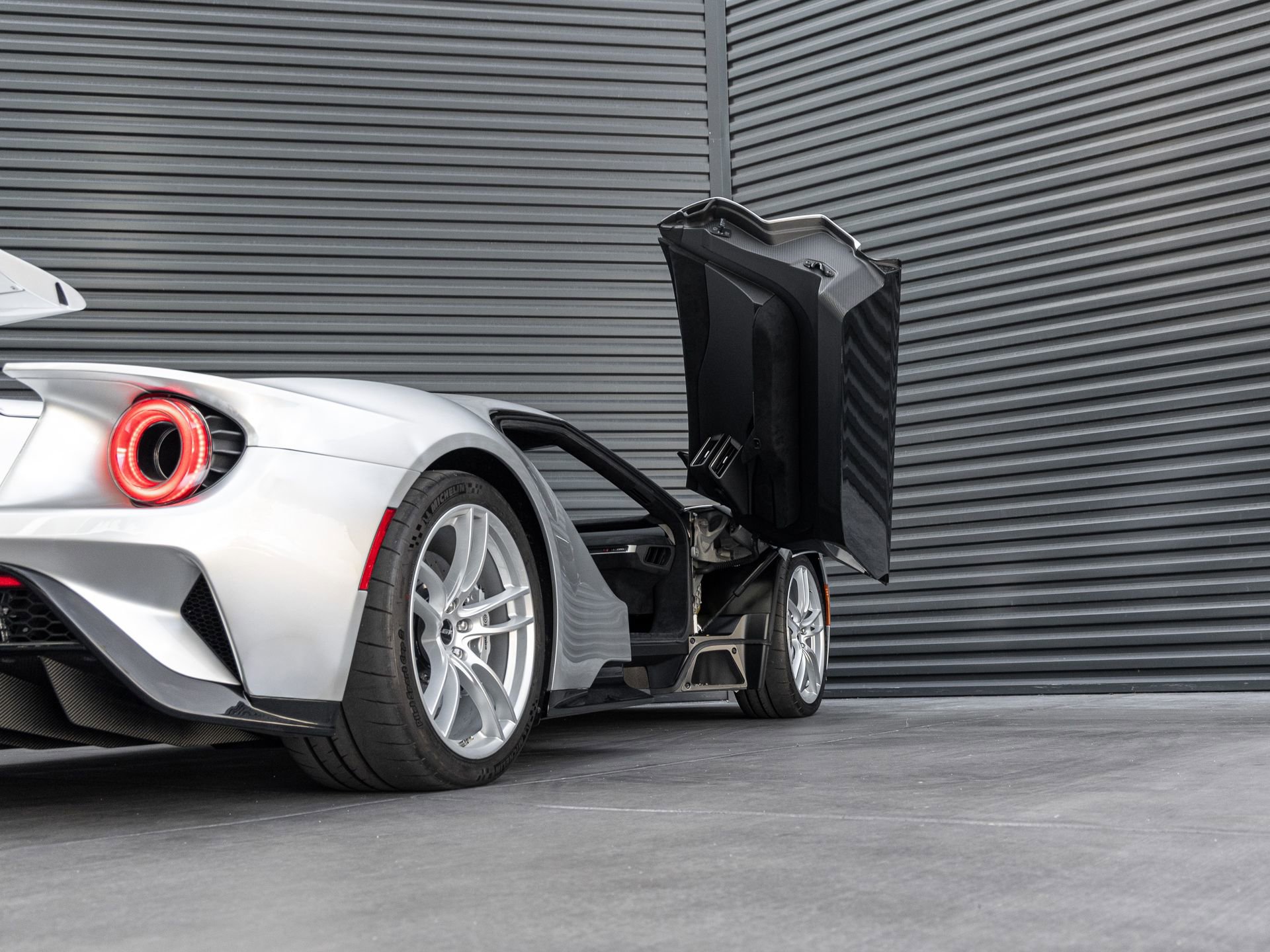 Used 2018 Ford GT image 34