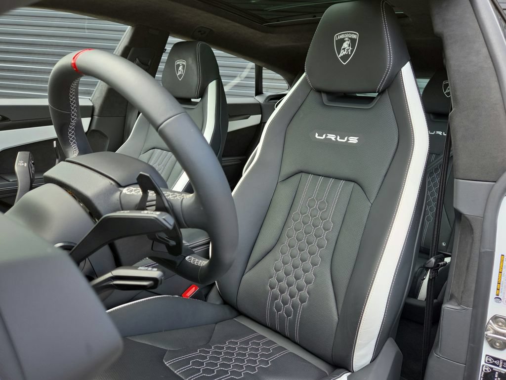 Used 2024 Lamborghini Urus S AWD/4WD image 5