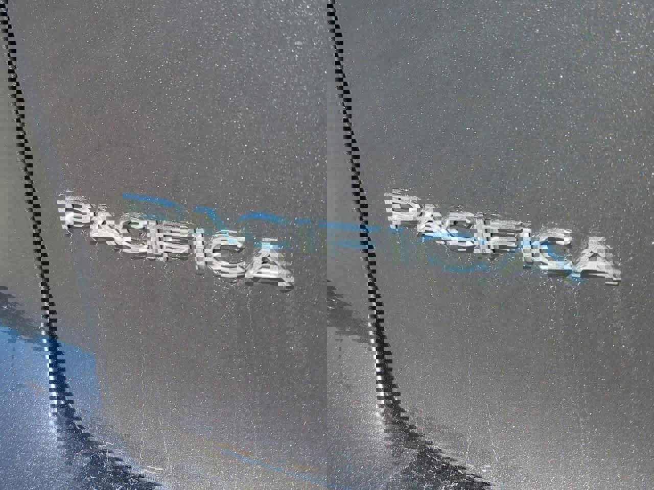 Used 2023 Chrysler Pacifica Touring-L image 13