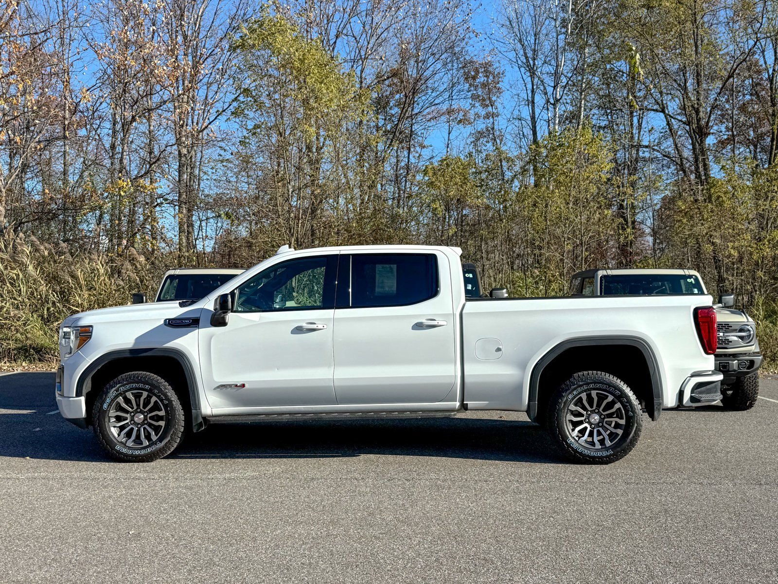 Used 2022 GMC Sierra 1500 AT4 w/ AT4 Premium Package image 8