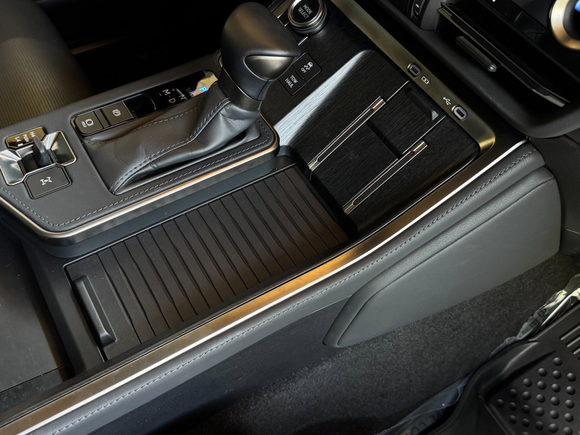 Used 2024 Lexus GX 550 AWD/4WD image 24