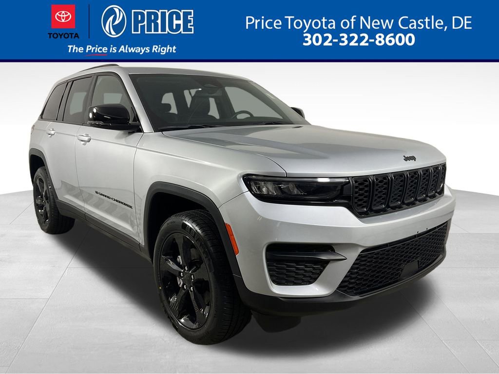 Used 2023 Jeep Grand Cherokee Altitude image 1