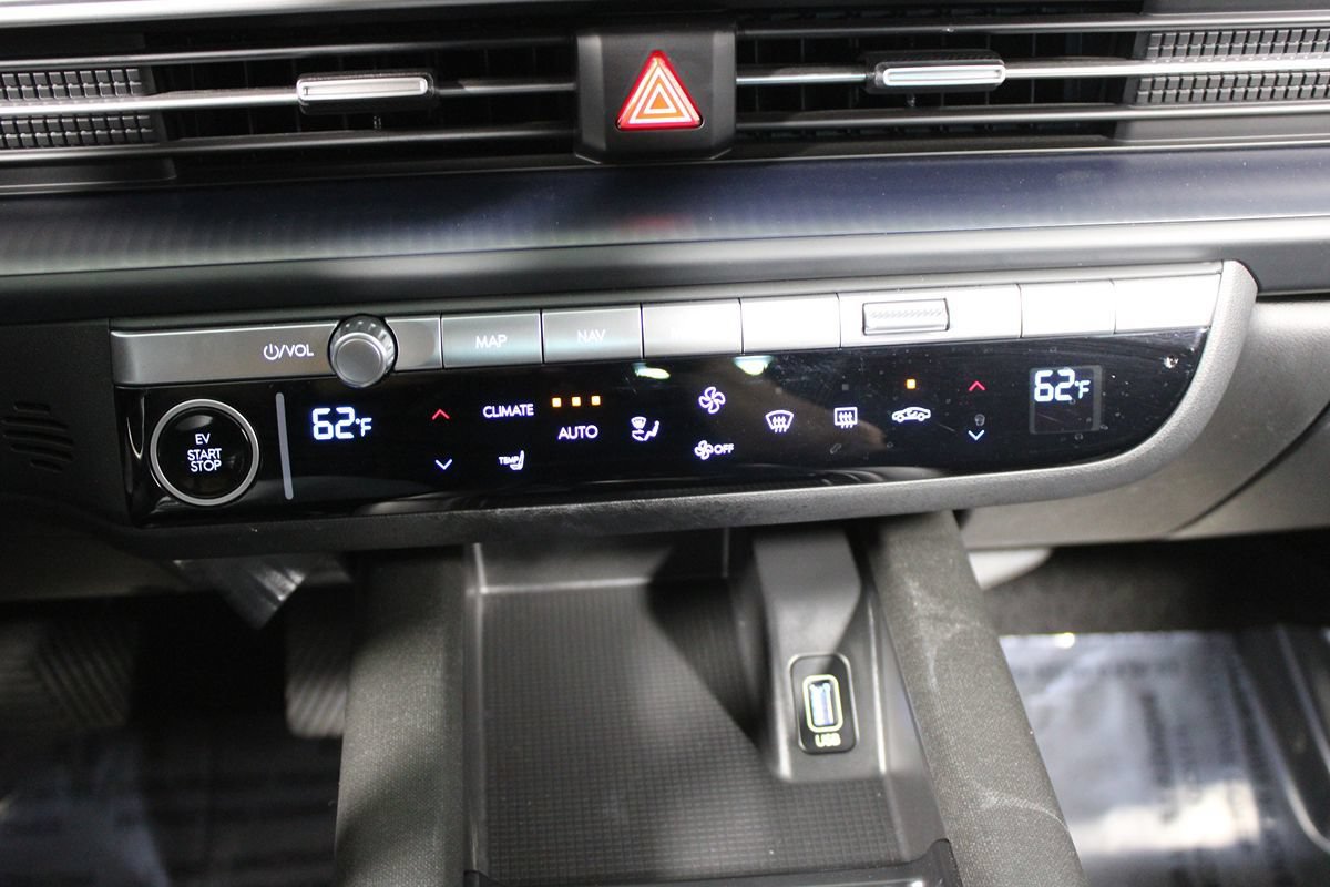 Used 2024 Hyundai Ioniq 6 Limited RWD image 15