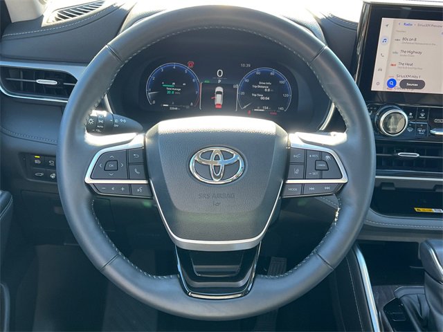 Used 2024 Toyota Highlander Platinum image 24