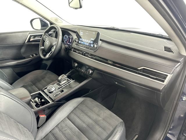 Used 2022 Mitsubishi Outlander SE image 31