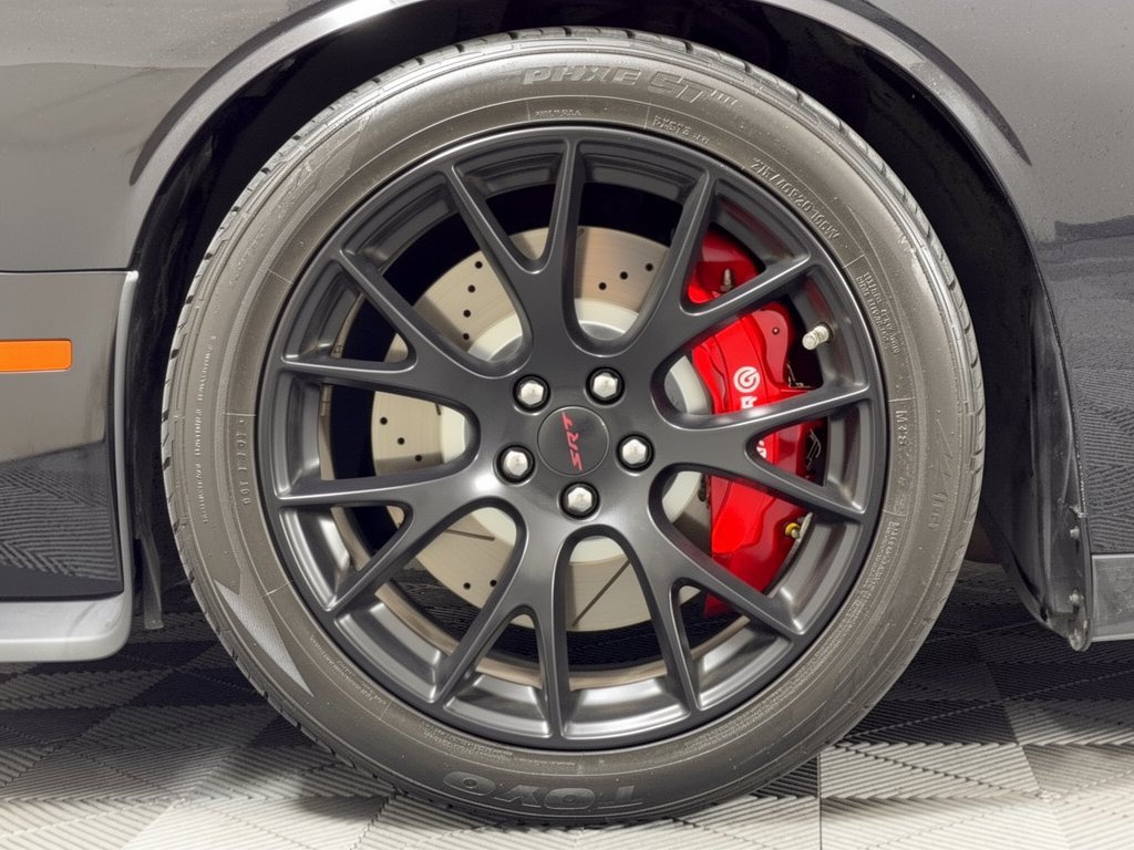 Used 2015 Dodge Challenger SRT Hellcat RWD image 13