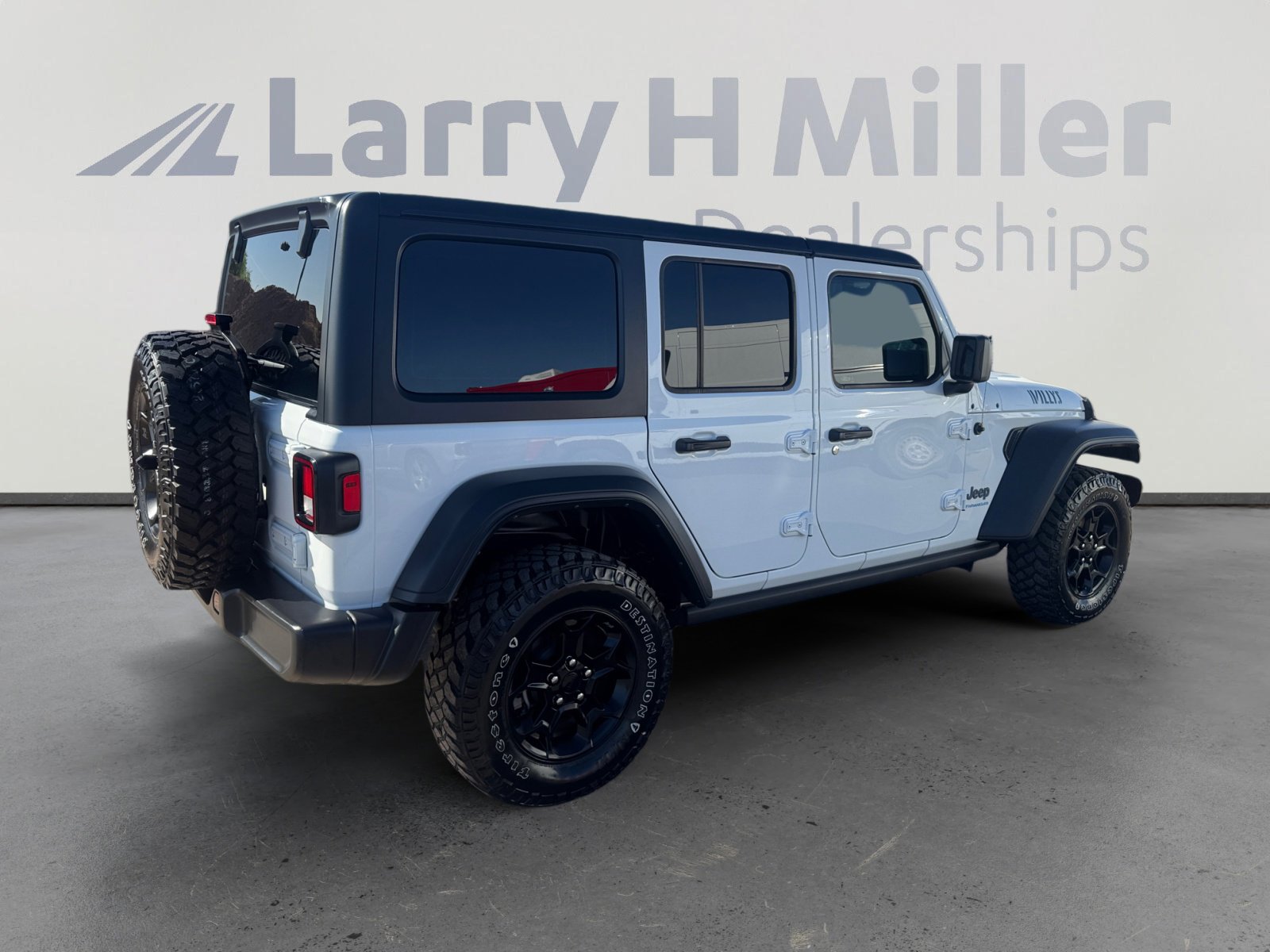 Used 2023 Jeep Wrangler Unlimited w/ 8.4" Radio Group AWD/4WD image 5