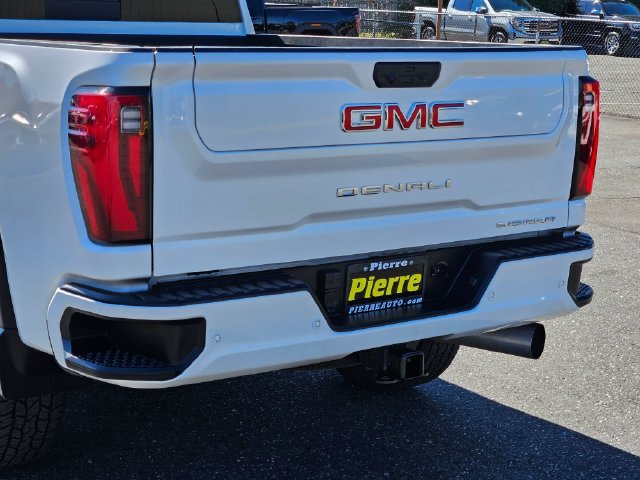 Used 2025 GMC Sierra 3500 Denali w/ Denali Reserve Package AWD/4WD image 12
