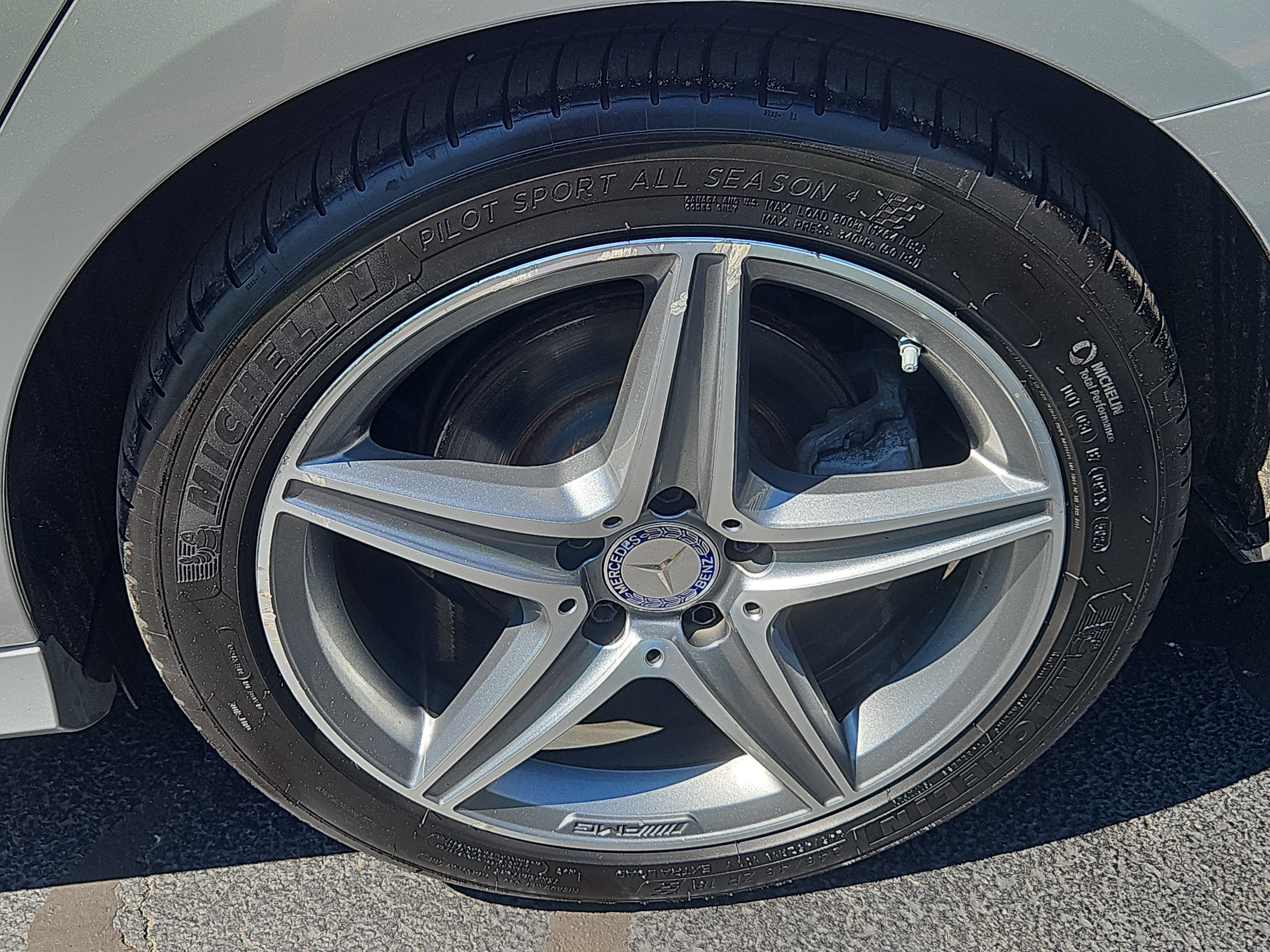 Used 2017 Mercedes-Benz E 300 4MATIC image 31