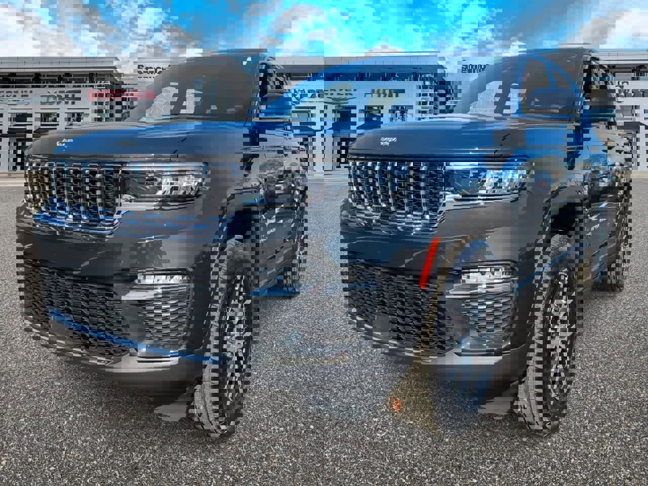 Used 2024 Jeep Grand Cherokee Limited image 4