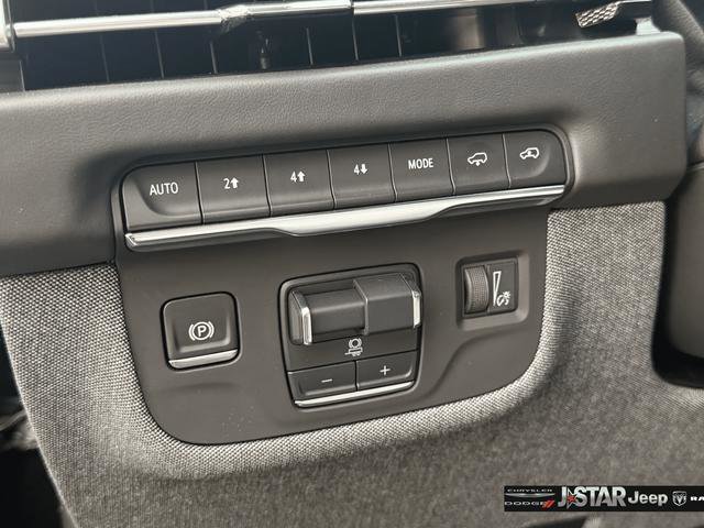 Used 2025 Cadillac Escalade Sport Platinum AWD/4WD image 23