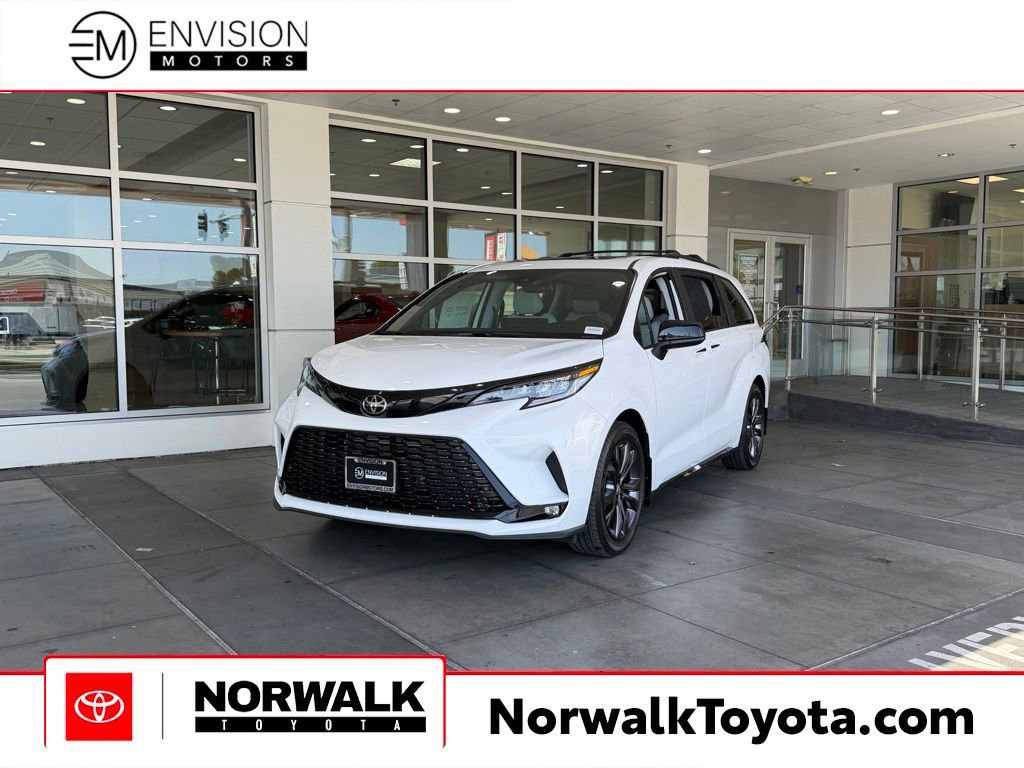 New 2026 Toyota Sienna XSE