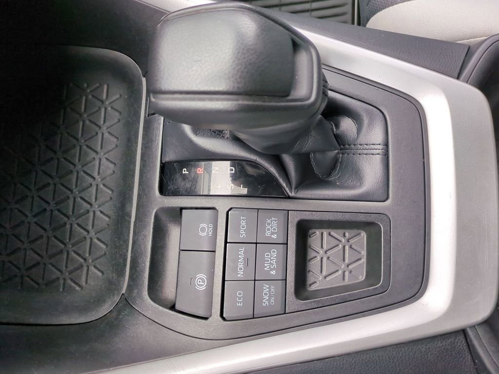 Used 2019 Toyota RAV4 XLE w/ All Weather Liner Package AWD/4WD image 28