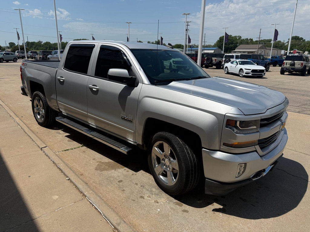 Used 2018 Chevrolet Silverado 1500 LT w/ Texas Edition AWD/4WD image 4