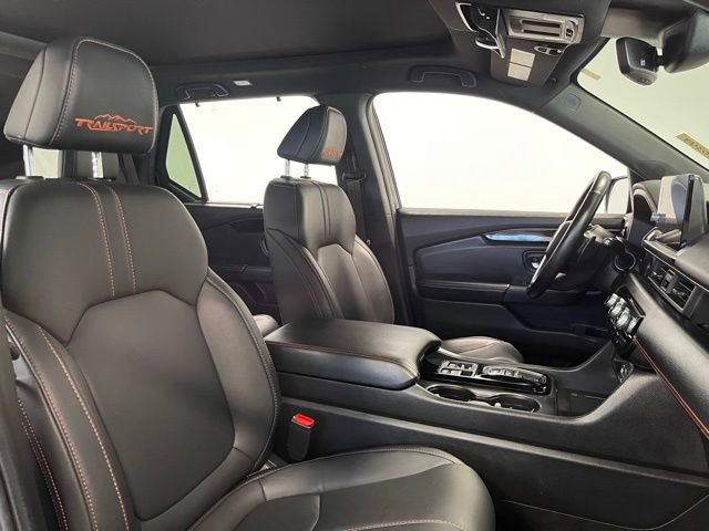 Used 2025 Honda Pilot TrailSport image 10
