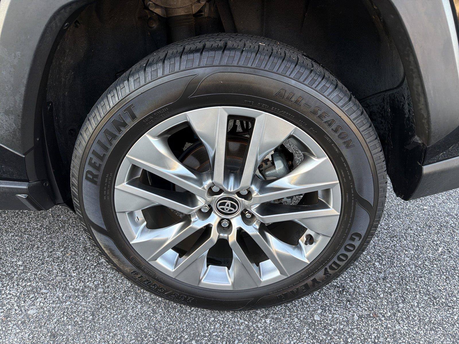 Used 2021 Toyota RAV4 XLE Premium FWD image 19