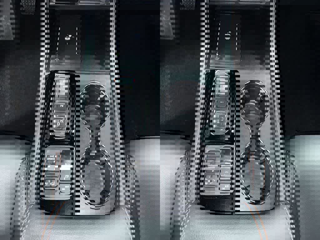 Used 2025 Honda Pilot TrailSport image 35