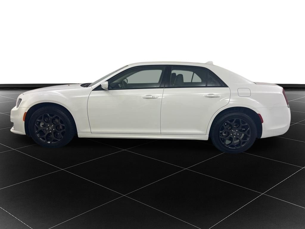 Used 2023 Chrysler 300 Touring L w/ Comfort Group AWD/4WD image 2